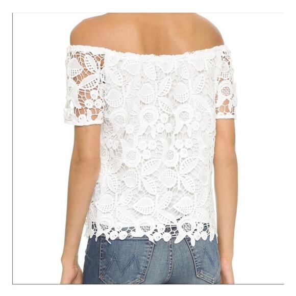 WAYF Off Shoulder White Crochet Lace Short Sleeve Top Size Medium - Picture 2 of 9
